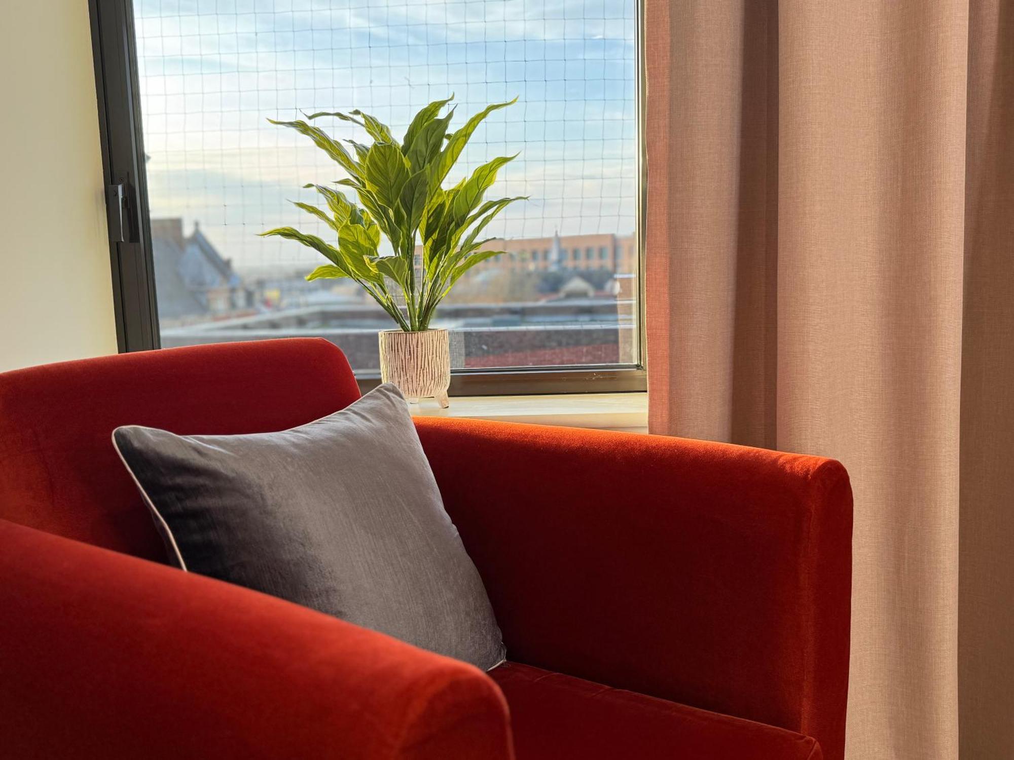 Elegant One Bedroom Apartment สวินดอน ภายนอก รูปภาพ